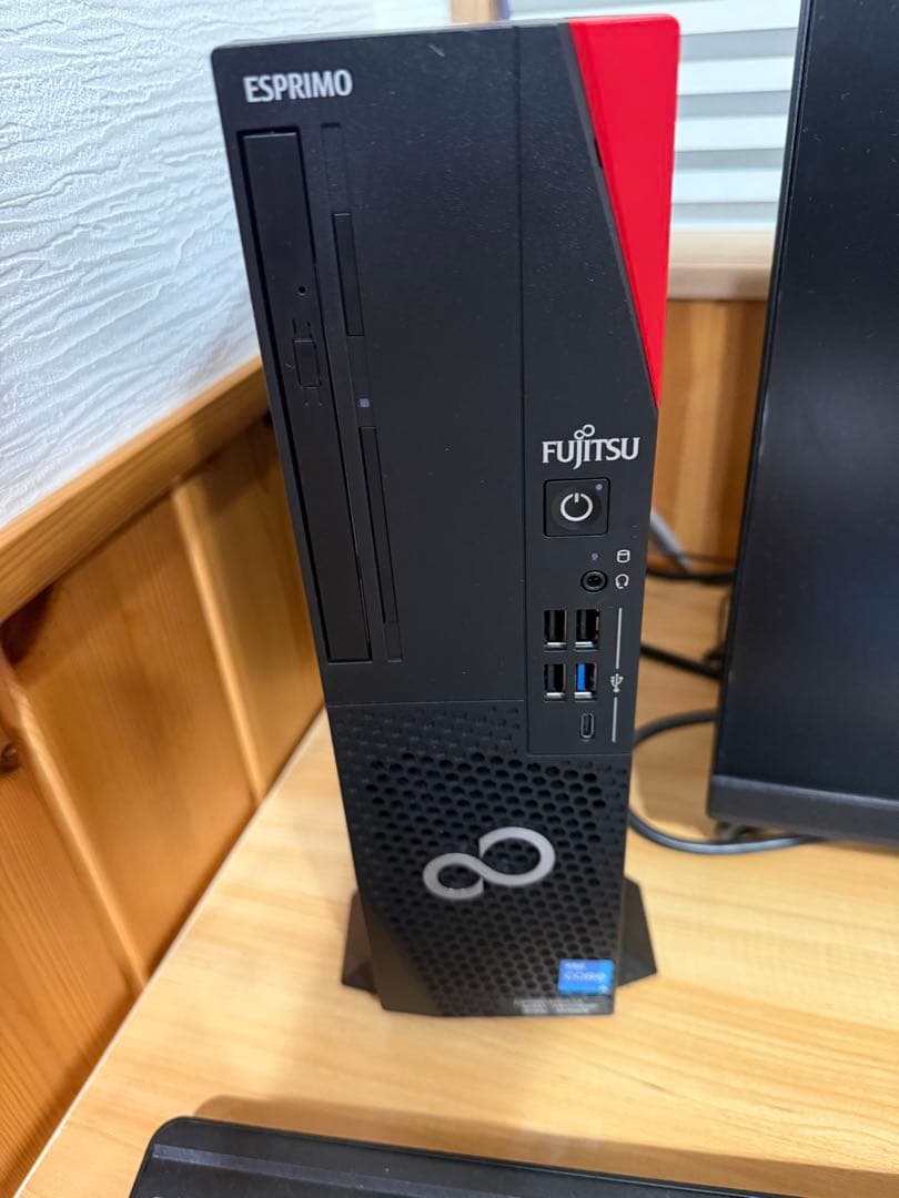 富士通　 ESPRIMO D7012/NX21 FMVD54068P 1TB