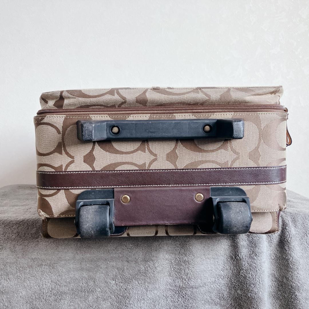 イブちゃん　COACH コーチ　キャリーケース スーツケースシグネチャー