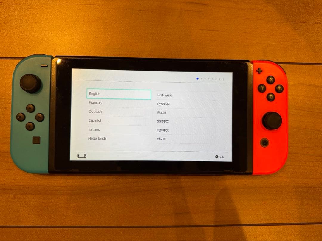 任天堂　Switch Nintendo ネオンブルー・ネオンレッド スイッチ