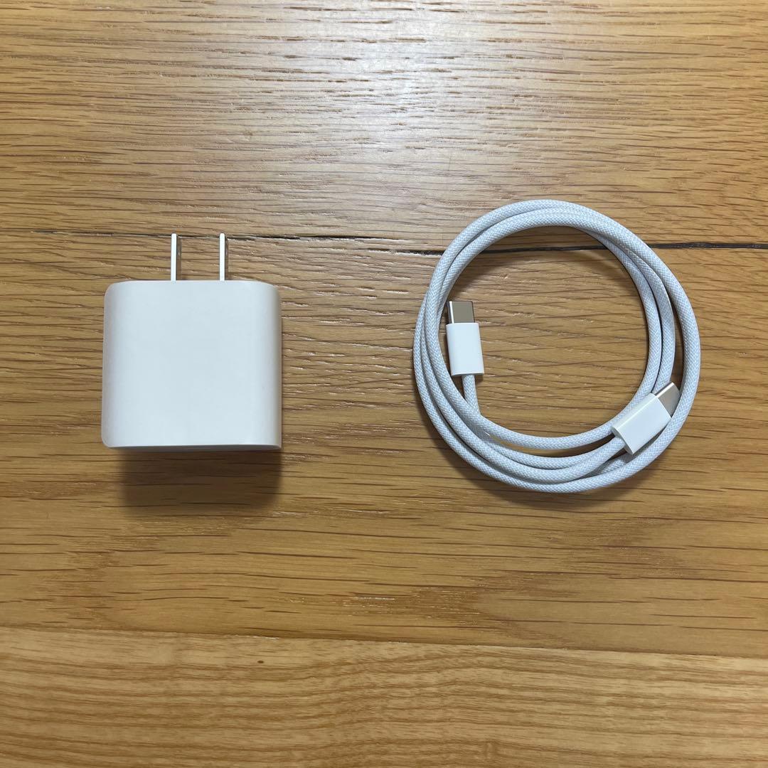 未使用 iPad ホワイト 充電器・ケーブル付き