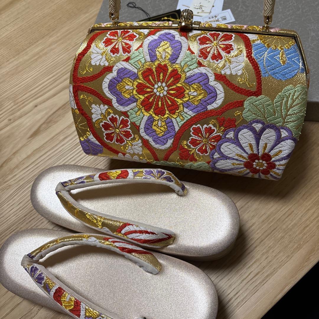 華やかな花柄刺繍の和装用バッグと草履セット　振袖　成人式