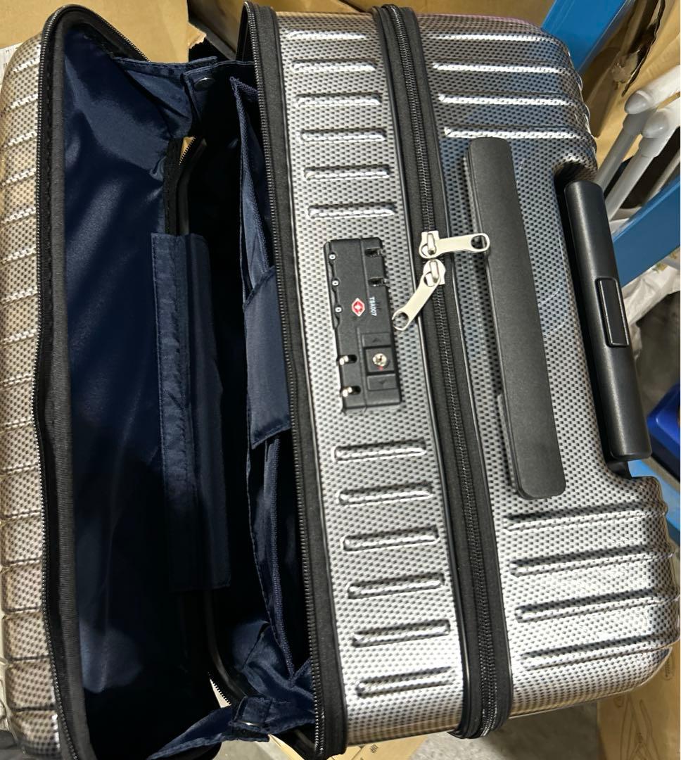 未使用　ACE(エース) スーツケース mサイズ　ブラックカーボン