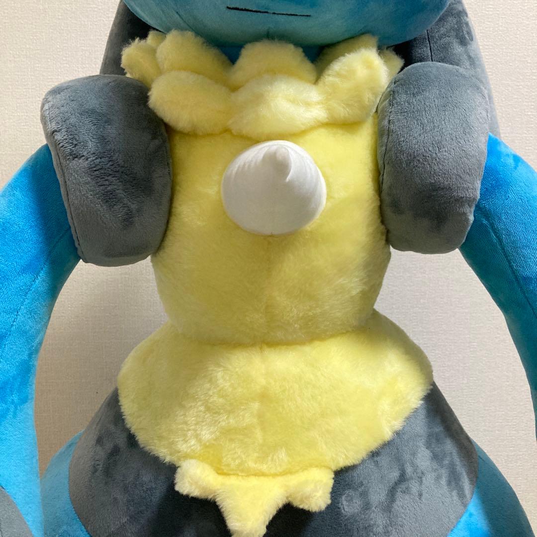 ルカリオ 等身大ぬいぐるみ