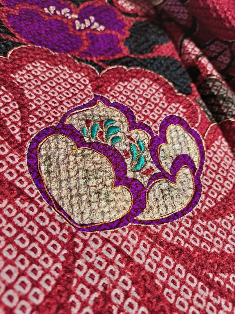 総絞り振袖　振袖　深紅　ボルドー