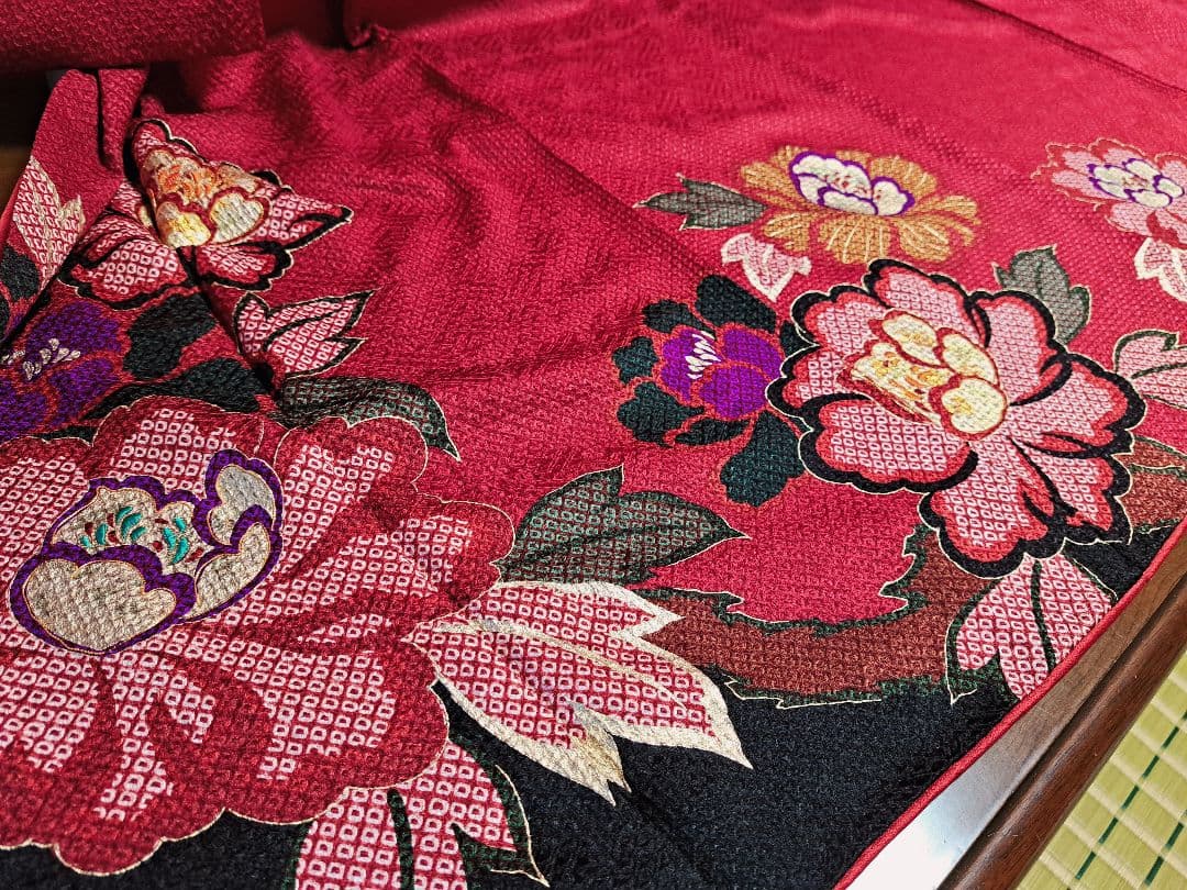 総絞り振袖　振袖　深紅　ボルドー