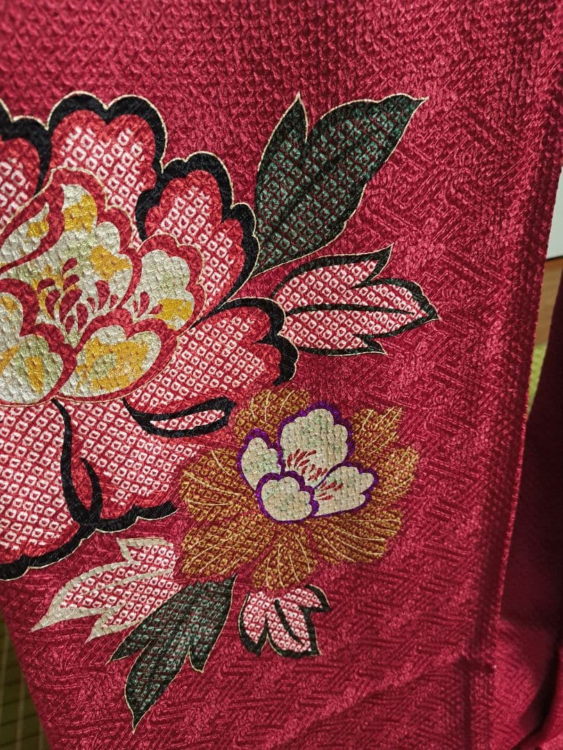総絞り振袖　振袖　深紅　ボルドー
