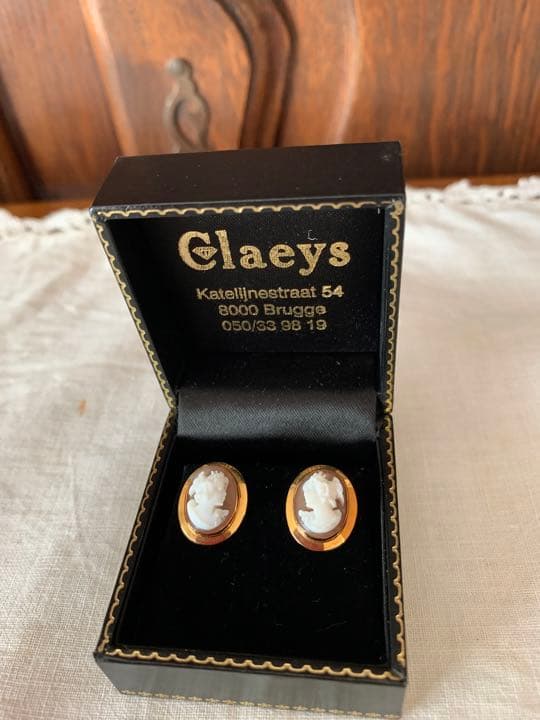 アンティークジュエリー　ピアス750(18K) カメオ　ケース付き