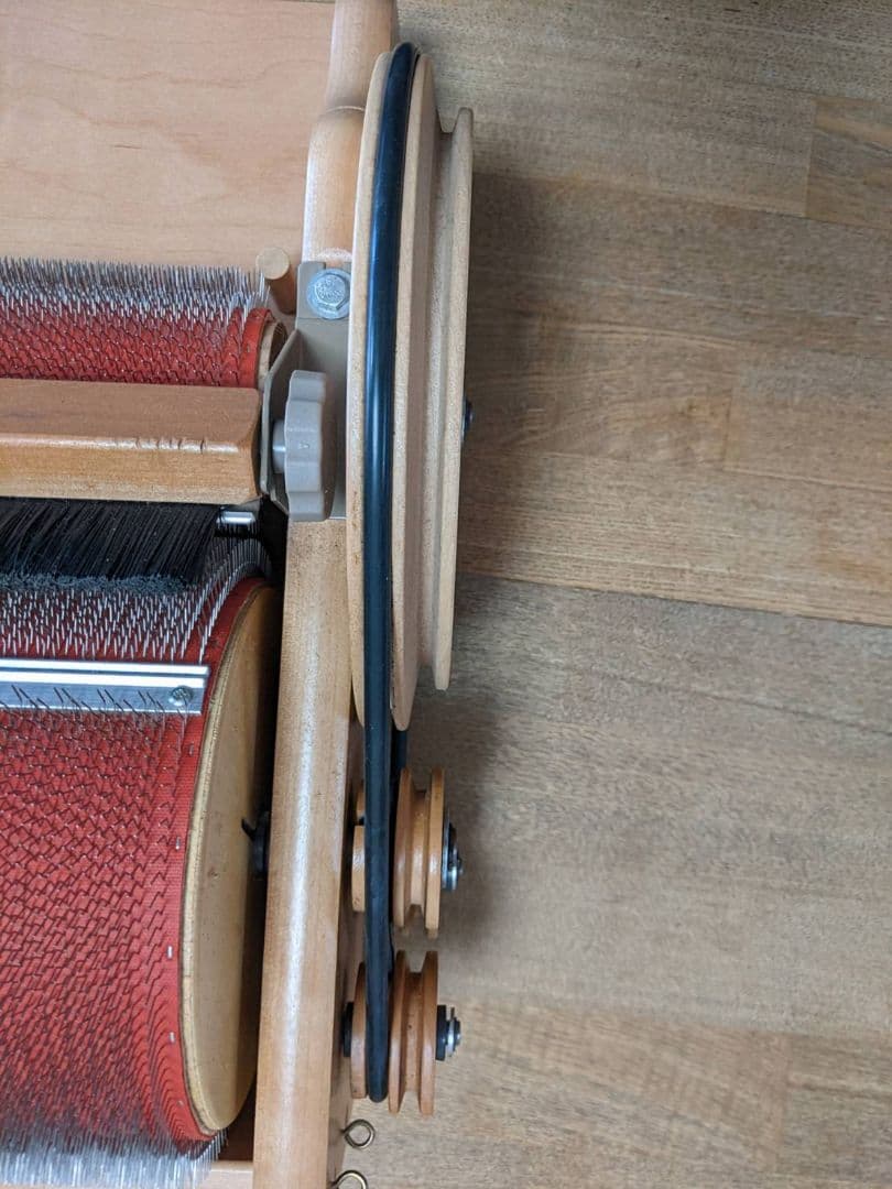 アシュフォード　ワイドドラムカーダー（木製、手廻し、2段階スピード調整）