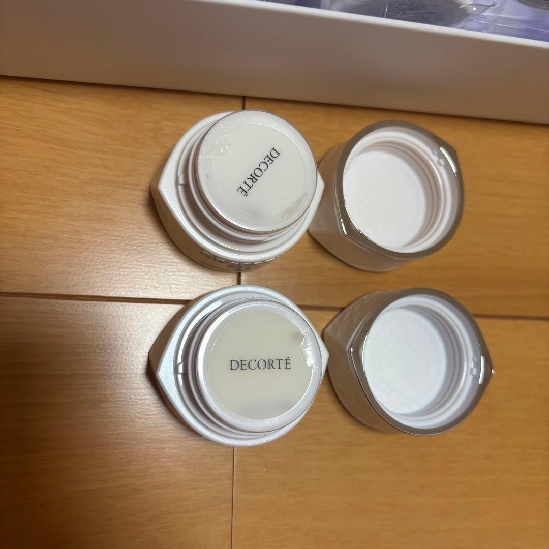 コスメデコルテ クリスマスコフレ2024 AQブライト ラディアンス コフレⅠ