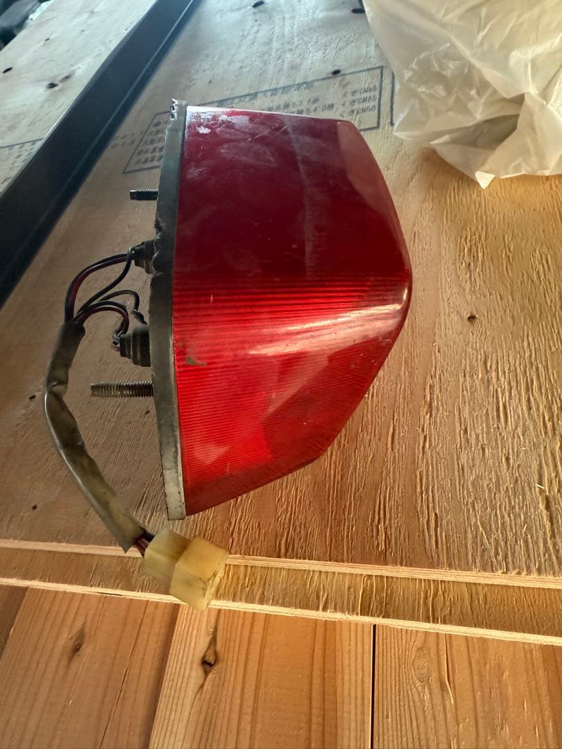 ゼファー400 テールランプ　テールレンズ