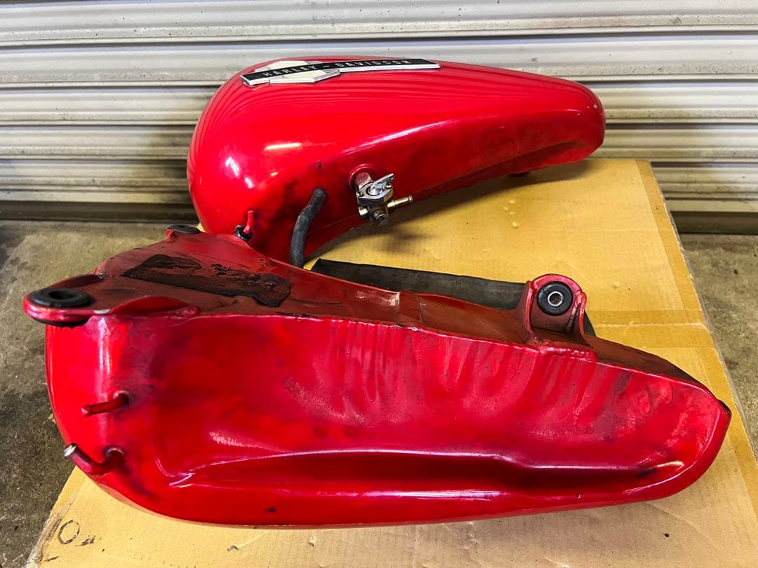 Harley-Davidson 分割タンク