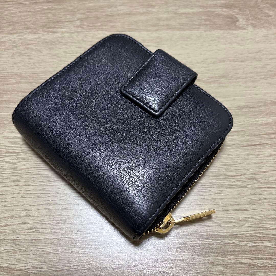 YSL イヴ・サンローラン　ブラックレザー 二つ折り財布