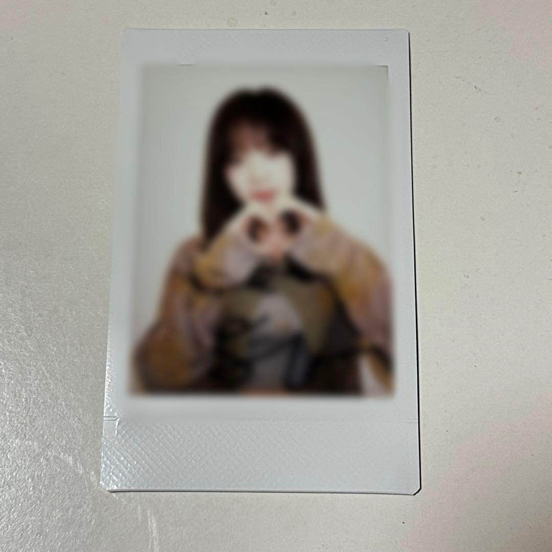 Billlie ハルナ サイン ポラロイド