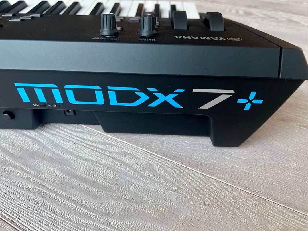 ヤマハ Yamaha MODX7+ シンセサイザー 76鍵　CubaseAI付