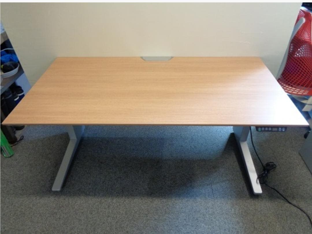 オカムラ プロユニット UDシリーズ 幅135cm 電動昇降デスク