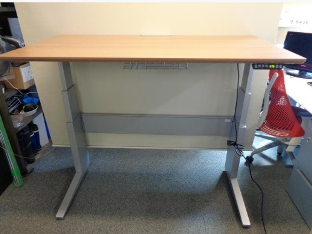 オカムラ プロユニット UDシリーズ 幅135cm 電動昇降デスク