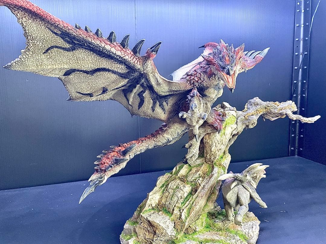 【マロン】モンスターハンター　リオレウス　フィギュア　モンハン