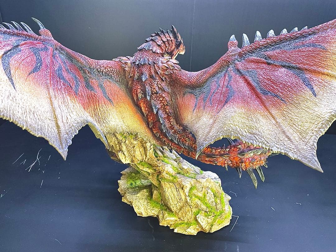 【マロン】モンスターハンター　リオレウス　フィギュア　モンハン