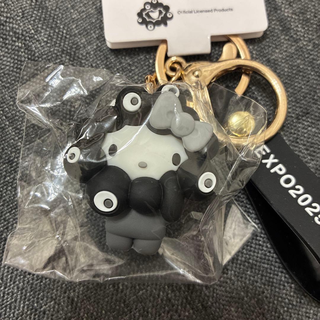 おしりマグネット&黒ミャクミャク　サンリオ　キティ　立体マスコットストラップ