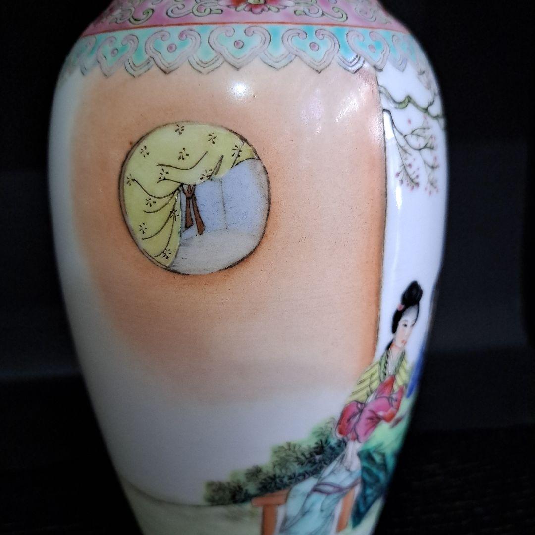 中国古玩　大清乾隆年　辰砂飾壺　　粉彩　白磁　　山水女人図　漢詩文