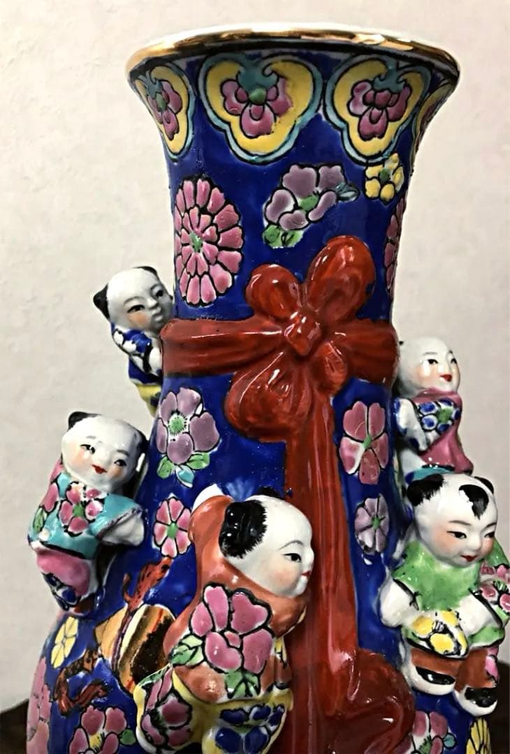 中国美術 多唐子 多彩草花蝶芭蕉扇紋 砂こうだい 花瓶 景徳鎮