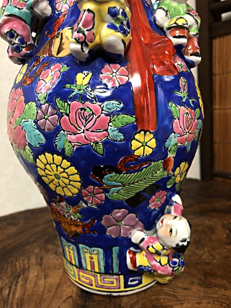 中国美術 多唐子 多彩草花蝶芭蕉扇紋 砂こうだい 花瓶 景徳鎮