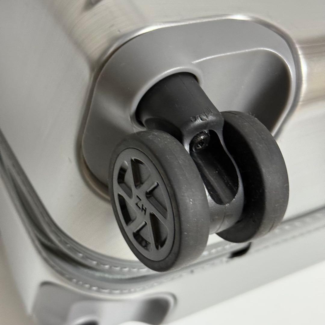 ⭐️極美品⭐️ゼロハリバートン　キャリーケース　シルバー　ビジネスバッグ