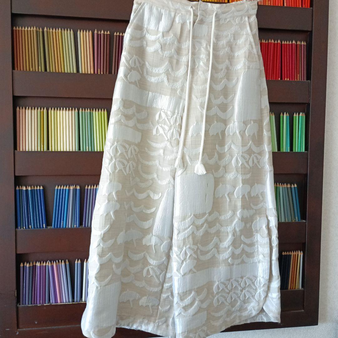 TSUMORI CHISATO ツモリチサト　刺繍変形スリット入りワイドパンツ