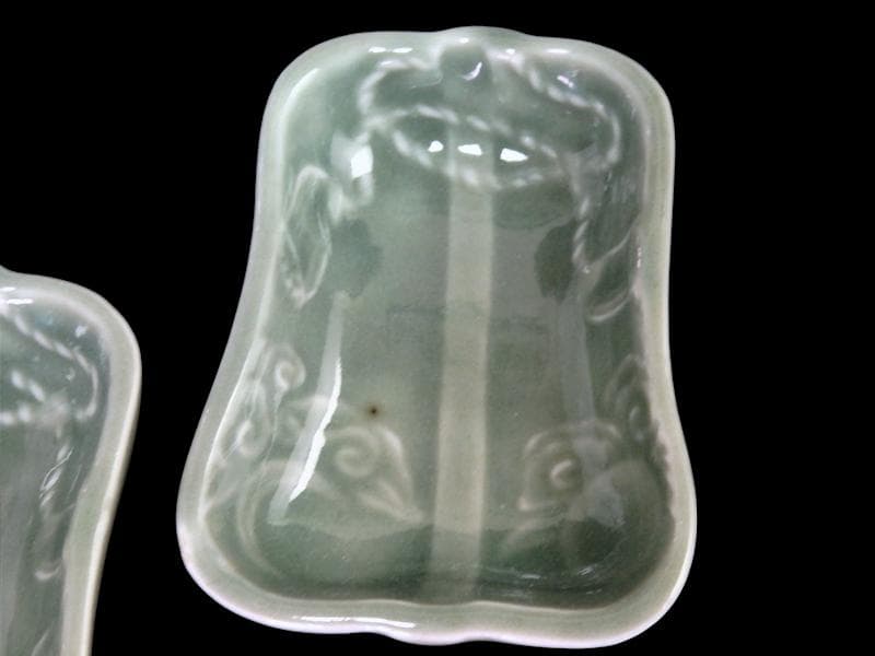 伊万里　瀬戸　青磁　軍配の図　変形豆皿　2枚　珍品　E667AS-fbsf