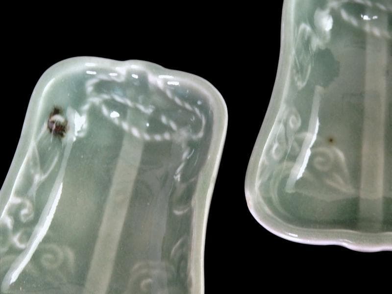 伊万里　瀬戸　青磁　軍配の図　変形豆皿　2枚　珍品　E667AS-fbsf