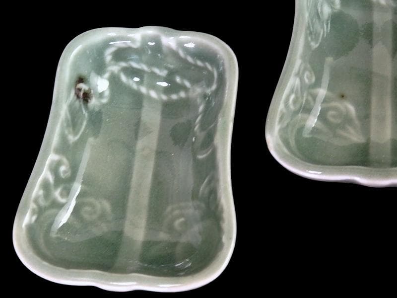 伊万里　瀬戸　青磁　軍配の図　変形豆皿　2枚　珍品　E667AS-fbsf