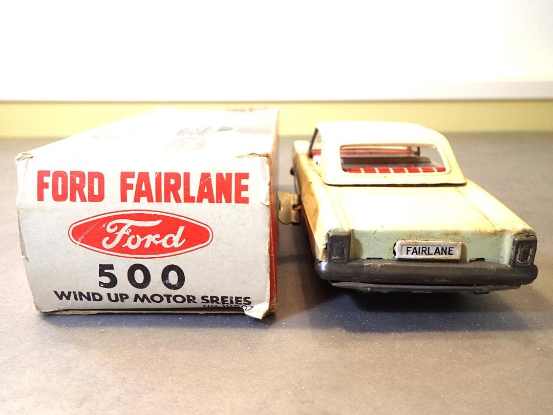 Ford Fairlane 500 ビンテージ当時物ブリキカー ネジ巻き前進