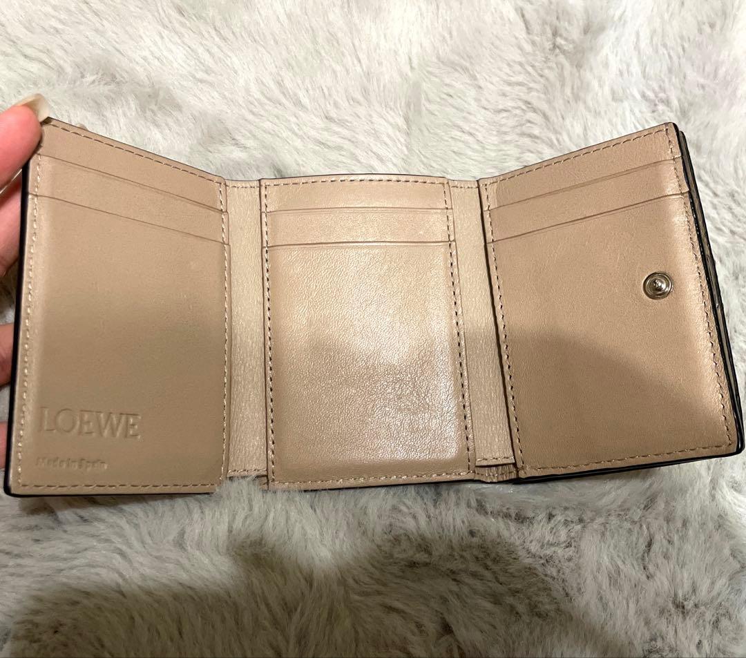 LOEWE トライフォールド ウォレット　三つ折り財布（サンド）