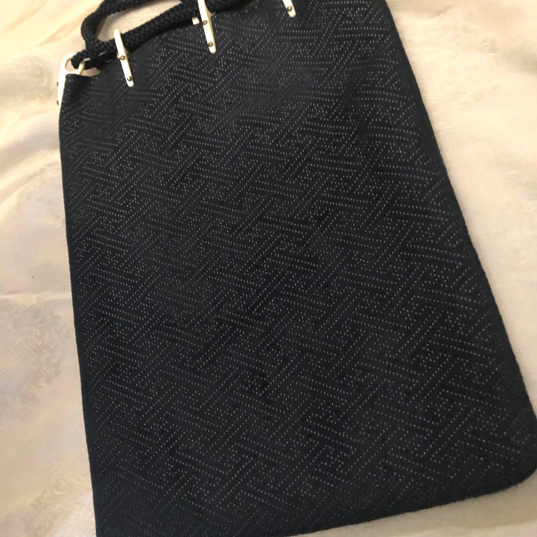 印傳屋合才袋 (中) 紺／紺　紗綾形