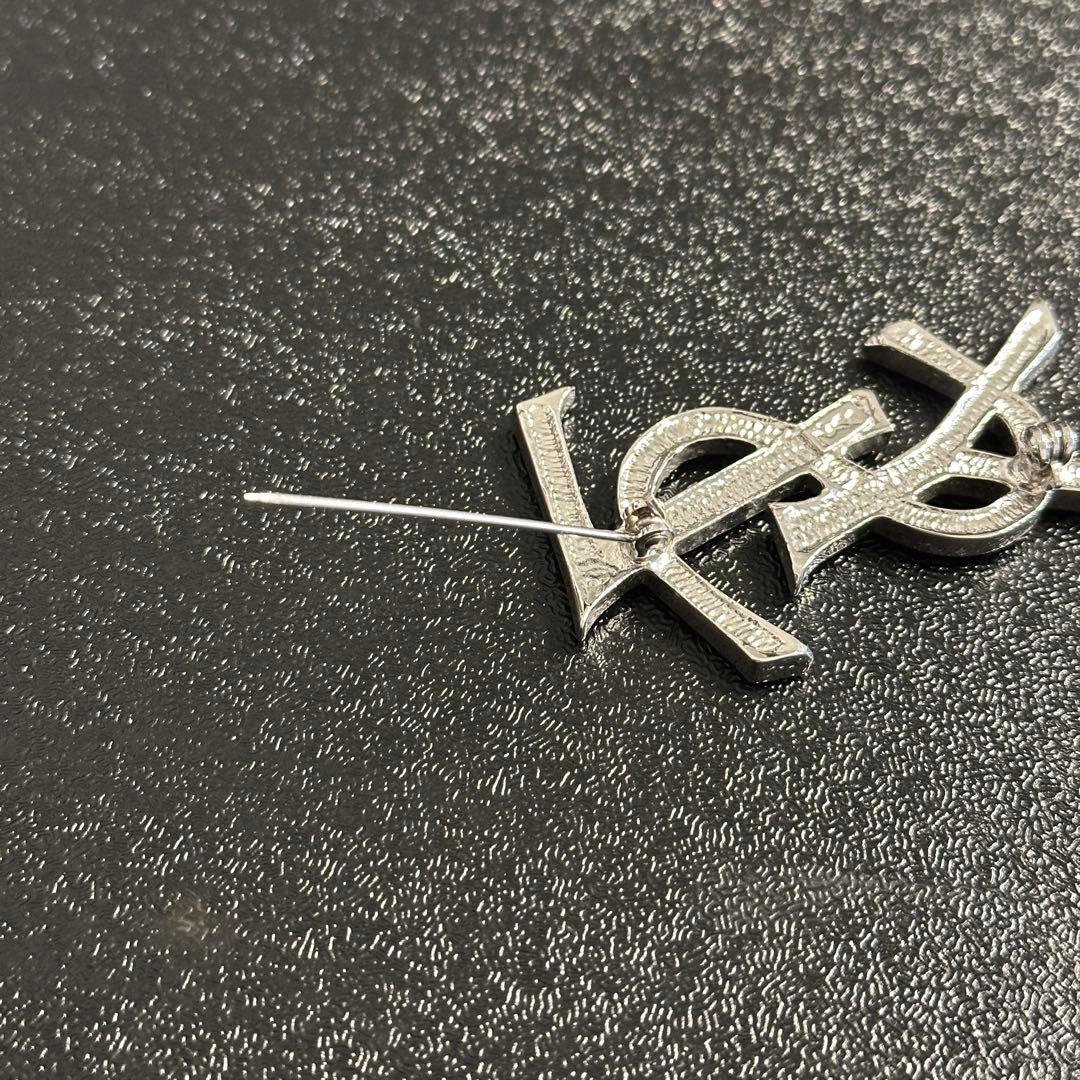 Yves Saint Laurent✨ イブサンローラン　ブローチ　ロゴ YSL
