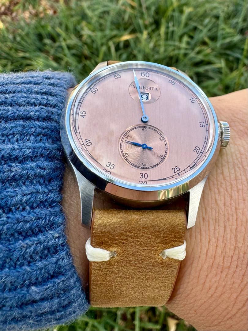 ジャンピングアワー搭載　 機械式自動巻き腕時計