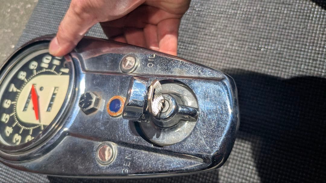 ハーレー　ショベルFLH　スピードメーター　イグニッションスイッチ　キー付き