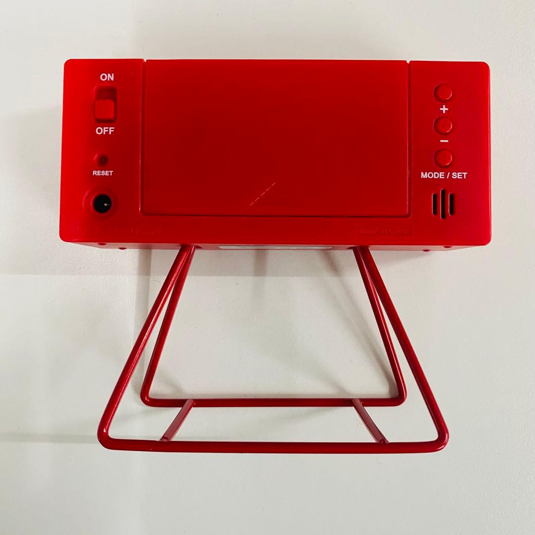 SEIKO Supreme デジタル置時計 赤