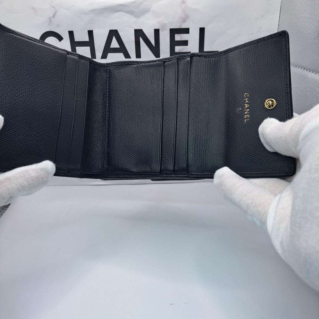 CHANEL　ココボタン　ブラック　 三つ折り財布