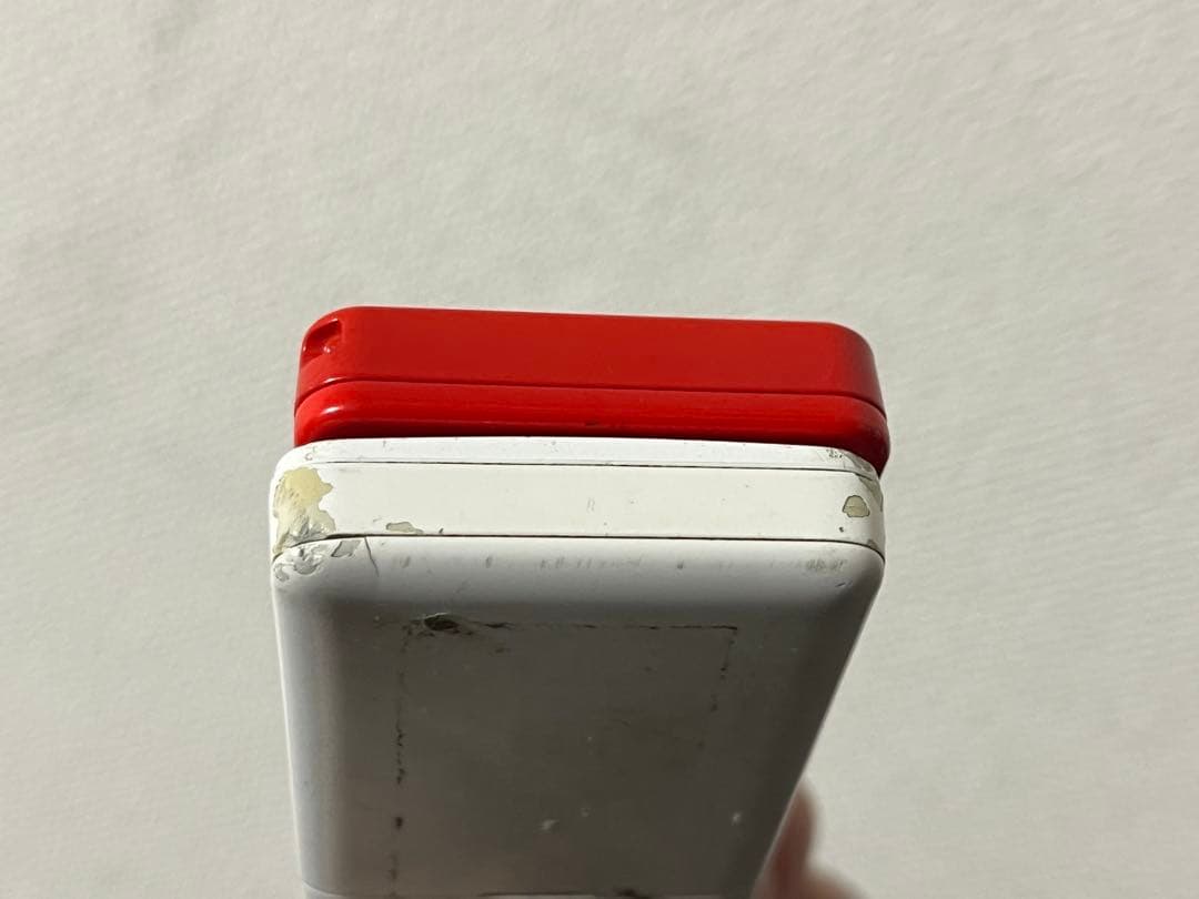 LIBERO ホワイト & HONEY BEE レッド 携帯電話本体　起動確認済