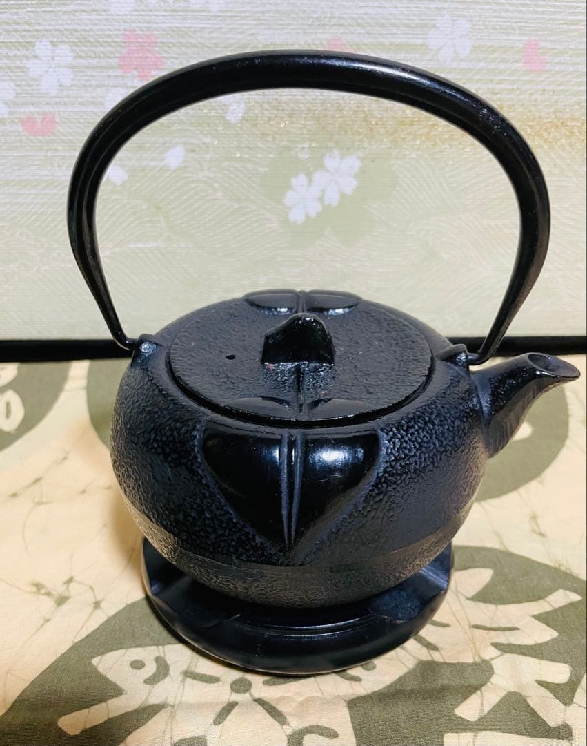 木の葉柄　急須　鉄器 金属工芸 美術品 鉄急須 茶道具 鉄器 鉄瓶 鉄製