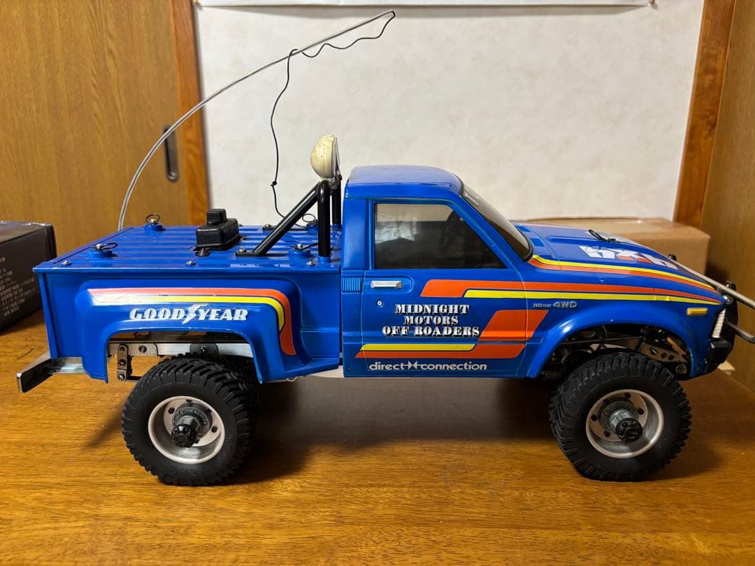 タミヤ　初代　トヨタ　ハイラックス 4WD ラジコンカー