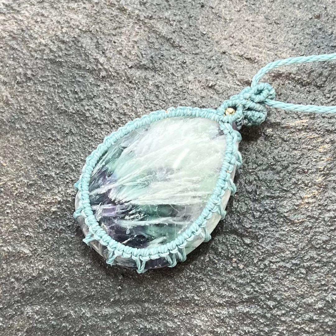 高品質　エンジェルフェザーフローライト マクラメ編みネックレス 　2