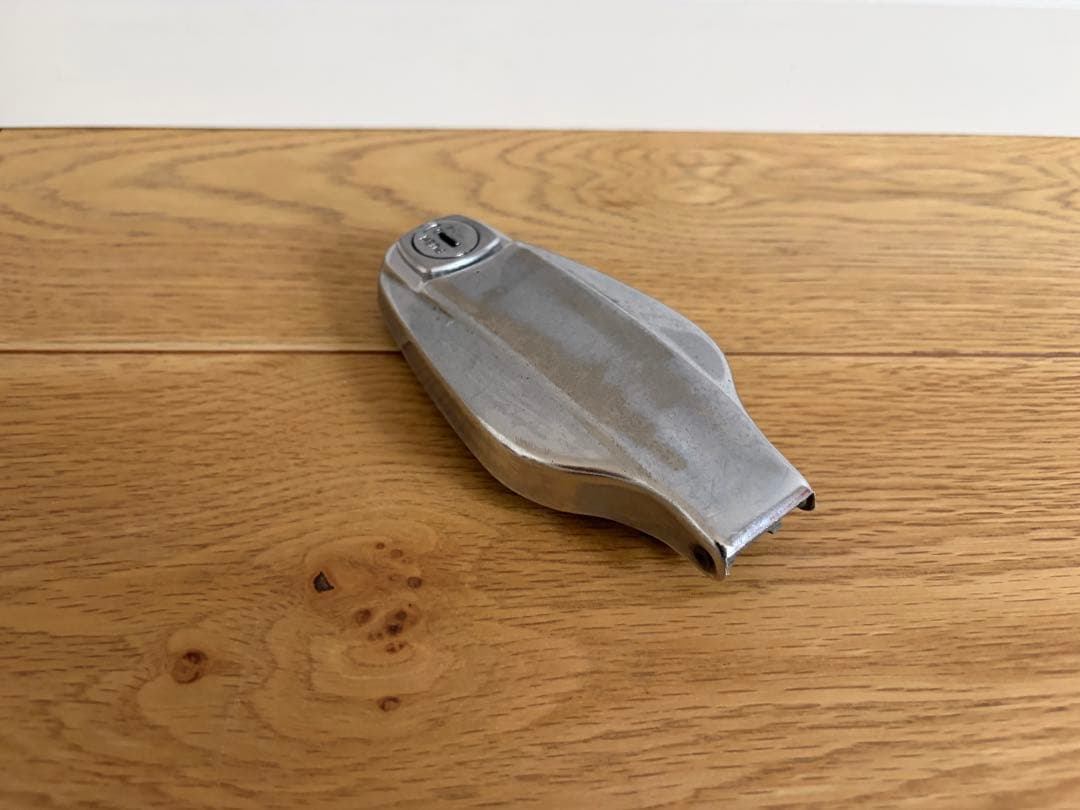 ❺-4 SR400 純正 タンクキャップ 初期型　ムール貝