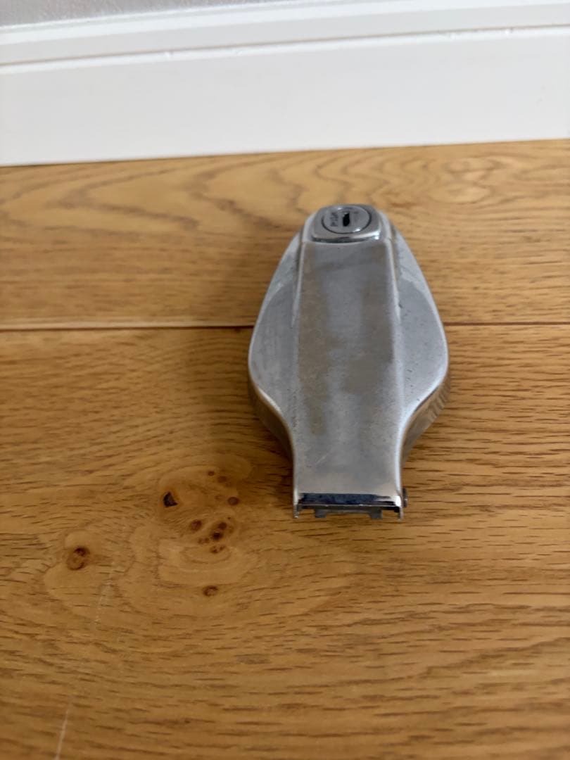 ❺-4 SR400 純正 タンクキャップ 初期型　ムール貝