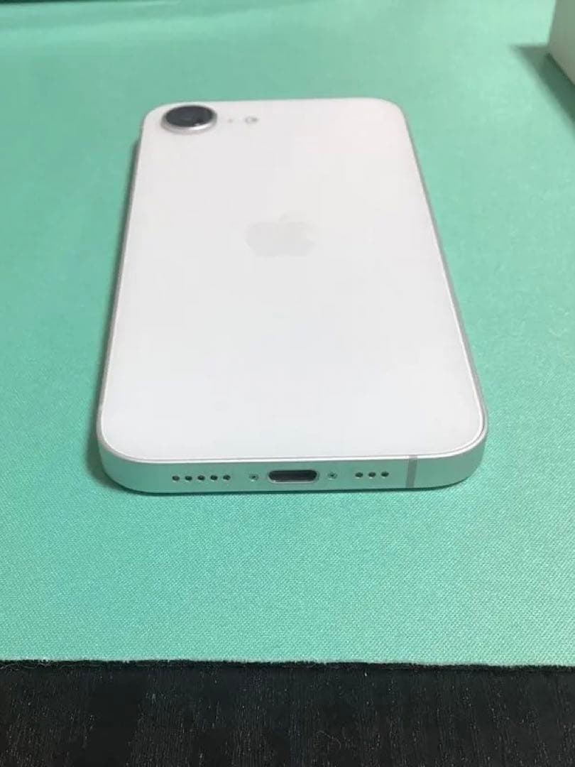 あ*こ様 iPhone16e 256GB 充電ケーブル無し