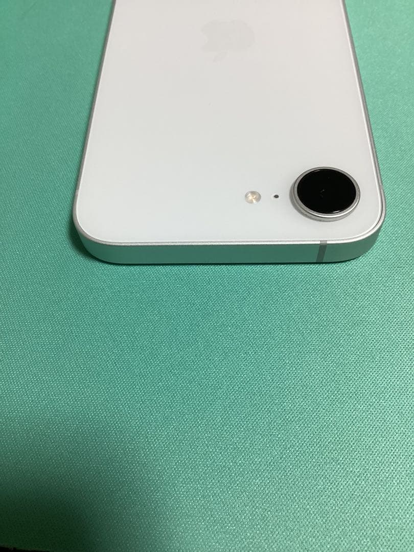 あ*こ様 iPhone16e 256GB 充電ケーブル無し