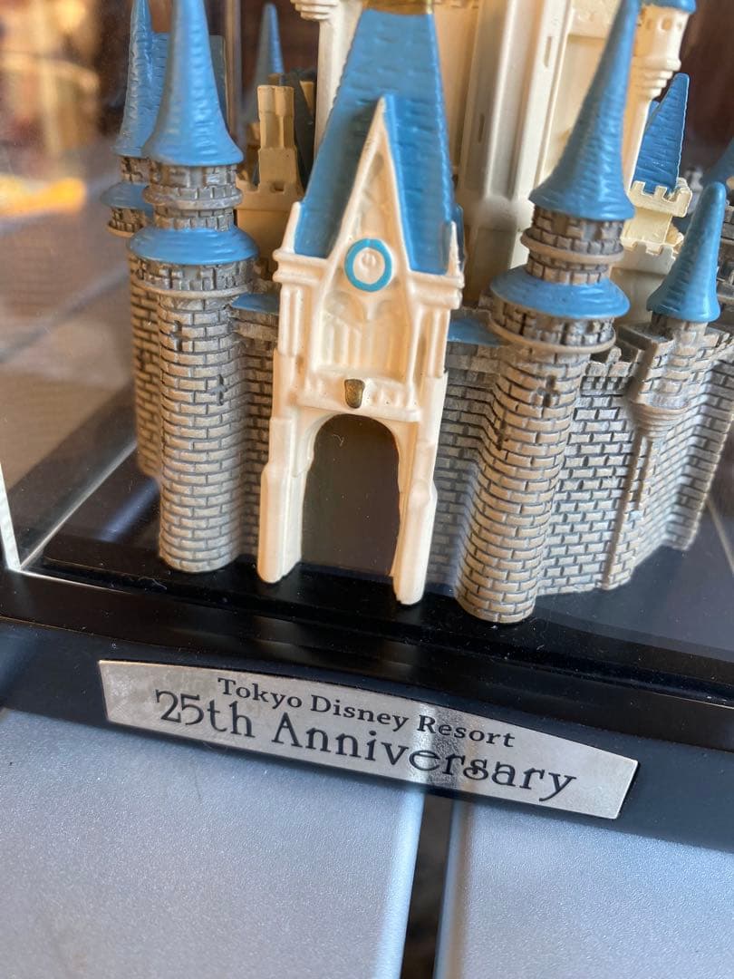 東京ディズニーリゾート　25周年記念　シンデレラ城　フィギュア　ディズニー　レア