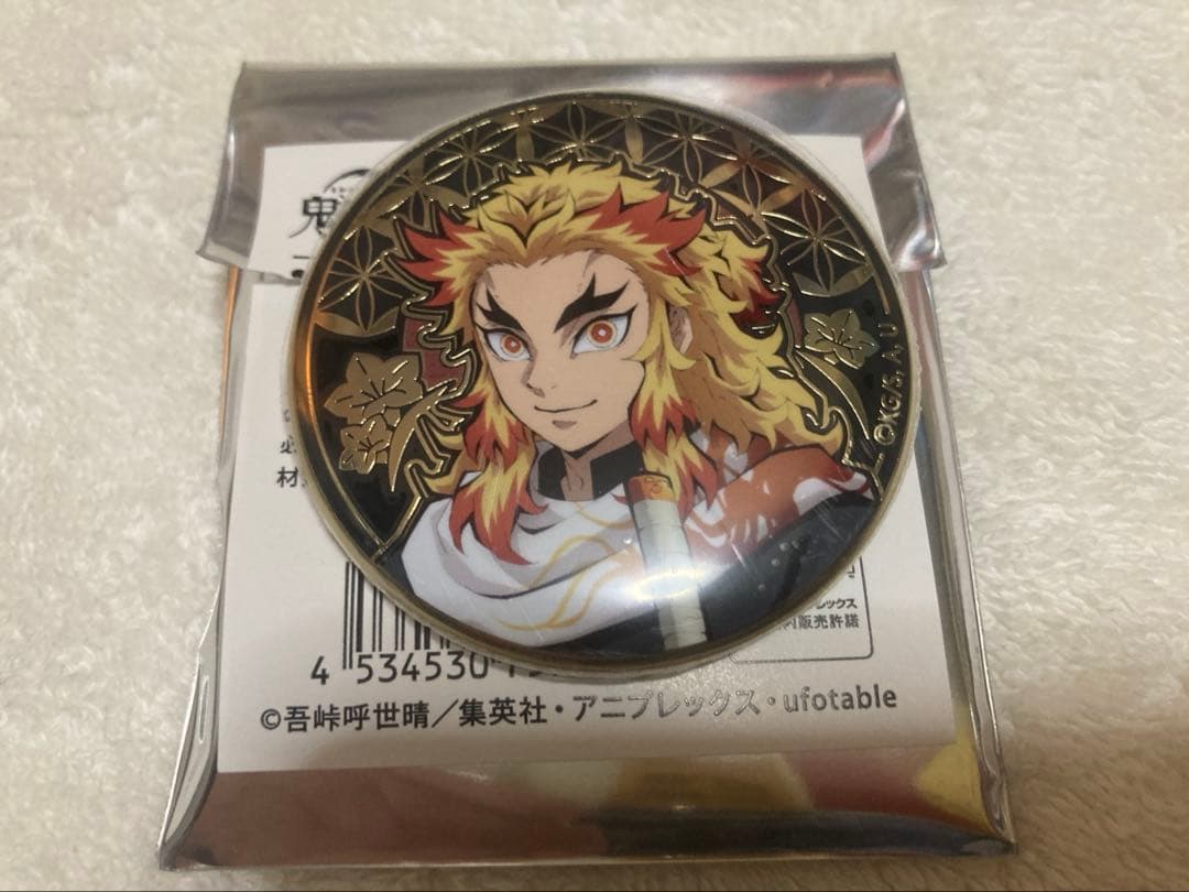 鬼滅の刃　AGF レリーフメタル缶バッジ　BOX