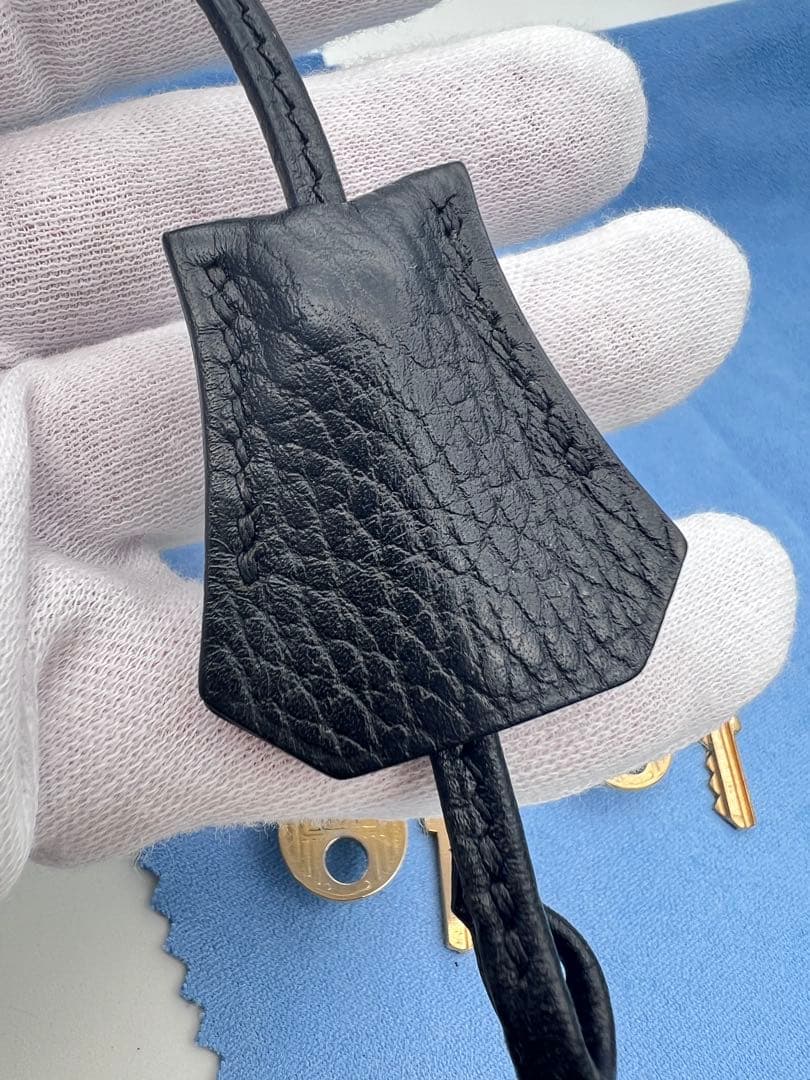 HERMES 黒 レザー パドロックとキーセット